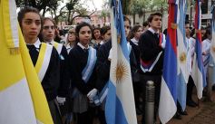 Foto de la galería: El gobernador presidió el acto central por el Bicentenario de la Independencia en Posadas