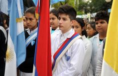 Foto de la galería: El gobernador presidió el acto central por el Bicentenario de la Independencia en Posadas