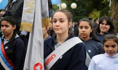 Foto de la galería: El gobernador presidió el acto central por el Bicentenario de la Independencia en Posadas