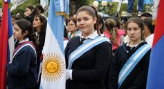 Foto de la galería: El gobernador presidió el acto central por el Bicentenario de la Independencia en Posadas