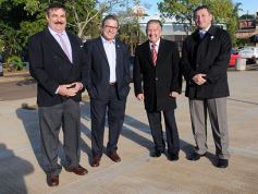 Foto de la galería: Legisladores descubrieron una placa en el monumento de Andrés Guacurarí