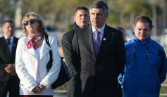 Foto de la galería: Legisladores descubrieron una placa en el monumento de Andrés Guacurarí