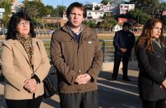 Foto de la galería: Legisladores descubrieron una placa en el monumento de Andrés Guacurarí