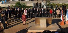 Foto de la galería: Legisladores descubrieron una placa en el monumento de Andrés Guacurarí
