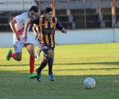 Foto de la galería: Mitre derrotó a Guaraní y demostró por qué es el mejor de la Liga posadeña