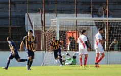 Foto de la galería: Mitre derrotó a Guaraní y demostró por qué es el mejor de la Liga posadeña