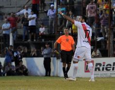 Foto de la galería: Por penales, Crucero se quedó con el primer duelo ante Guaraní