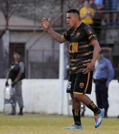 Foto de la galería: Por penales, Crucero se quedó con el primer duelo ante Guaraní