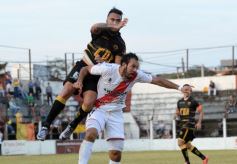 Foto de la galería: Por penales, Crucero se quedó con el primer duelo ante Guaraní
