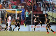 Foto de la galería: Por penales, Crucero se quedó con el primer duelo ante Guaraní