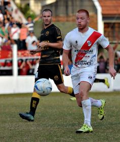 Foto de la galería: Por penales, Crucero se quedó con el primer duelo ante Guaraní
