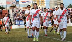 Foto de la galería: Por penales, Crucero se quedó con el primer duelo ante Guaraní