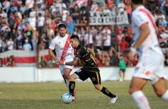 Foto de la galería: Por penales, Crucero se quedó con el primer duelo ante Guaraní