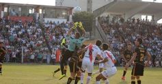 Foto de la galería: Por penales, Crucero se quedó con el primer duelo ante Guaraní