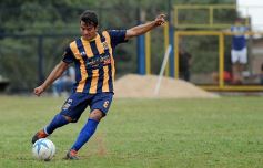 Foto de la galería: Mitre empató 0 a 0 en su debut en el Federal B