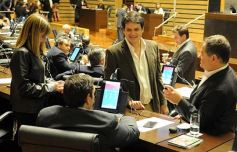 Foto de la galería: La Legislatura aprobó intervención de la Municipalidad de Arroyo del Medio