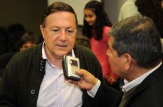Foto de la galería: Marcelo Galeano presentó su libro "La Puerta Azul"