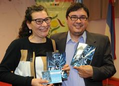 Foto de la galería: Marcelo Galeano presentó su libro "La Puerta Azul"