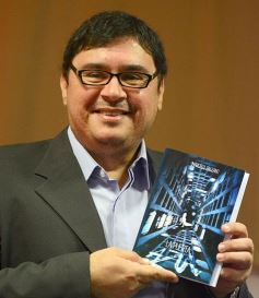 Foto de la galería: Marcelo Galeano presentó su libro "La Puerta Azul"