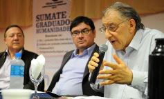 Foto de la galería: Marcelo Galeano presentó su libro "La Puerta Azul"