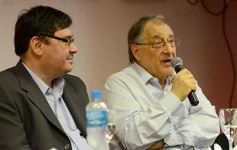 Foto de la galería: Marcelo Galeano presentó su libro "La Puerta Azul"