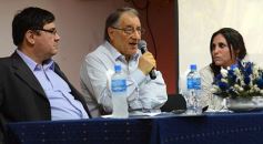 Foto de la galería: Marcelo Galeano presentó su libro "La Puerta Azul"