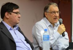 Foto de la galería: Marcelo Galeano presentó su libro "La Puerta Azul"