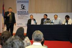 Foto de la galería: Marcelo Galeano presentó su libro "La Puerta Azul"