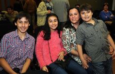 Foto de la galería: Marcelo Galeano presentó su libro "La Puerta Azul"