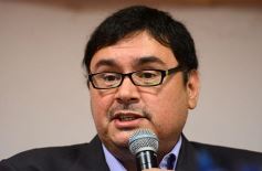 Foto de la galería: Marcelo Galeano presentó su libro "La Puerta Azul"