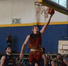 Foto de la galería: Tokio se quedó con el clásico ante Mitre