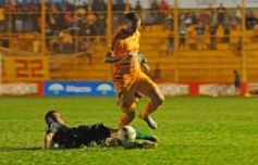 Foto de la galería: Crucero arrancó el torneo con garra y corazón
