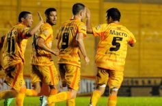 Foto de la galería: Crucero arrancó el torneo con garra y corazón