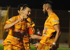 Foto de la galería: Crucero arrancó el torneo con garra y corazón