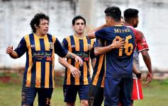 Foto de la galería: Mitre festejó su primer triunfo en el Federal C