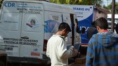 Foto de la galería: Los funcionarios, cerca de la gente, en otro operativo del PAS