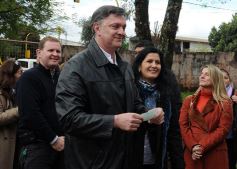 Foto de la galería: Los funcionarios, cerca de la gente, en otro operativo del PAS
