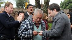 Foto de la galería: Los funcionarios, cerca de la gente, en otro operativo del PAS