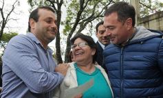 Foto de la galería: Los funcionarios, cerca de la gente, en otro operativo del PAS