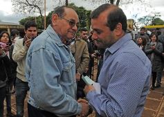 Foto de la galería: Los funcionarios, cerca de la gente, en otro operativo del PAS