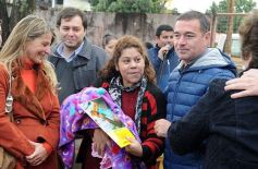 Foto de la galería: Los funcionarios, cerca de la gente, en otro operativo del PAS