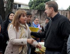 Foto de la galería: Los funcionarios, cerca de la gente, en otro operativo del PAS