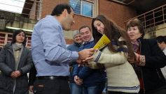 Foto de la galería: Los funcionarios, cerca de la gente, en otro operativo del PAS