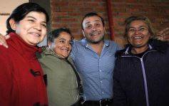Foto de la galería: Los funcionarios, cerca de la gente, en otro operativo del PAS