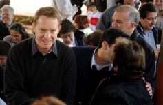 Foto de la galería: Los funcionarios, cerca de la gente, en otro operativo del PAS
