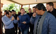 Foto de la galería: Los funcionarios, cerca de la gente, en otro operativo del PAS