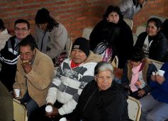 Foto de la galería: Los funcionarios, cerca de la gente, en otro operativo del PAS