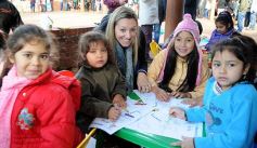 Foto de la galería: Los funcionarios, cerca de la gente, en otro operativo del PAS