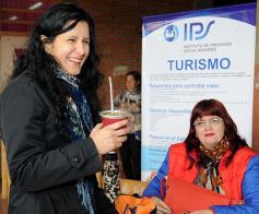 Foto de la galería: Los funcionarios, cerca de la gente, en otro operativo del PAS