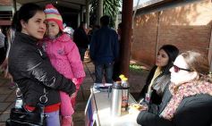 Foto de la galería: Los funcionarios, cerca de la gente, en otro operativo del PAS